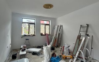 Spatiu 2 camere decomandate, 2 parcari in curte, zona Paris - Poză 4