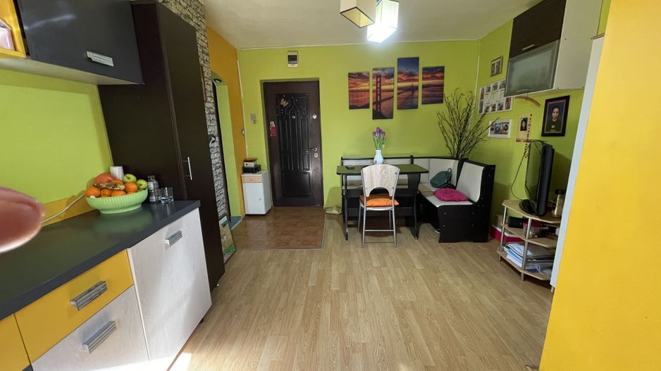 Apartament cu 2 camere parter -zona buna și linistita - Poză 2