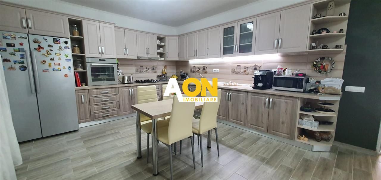 Casa 10 camere, 1000 mp teren, la asfalt, Barabant - Poză 11