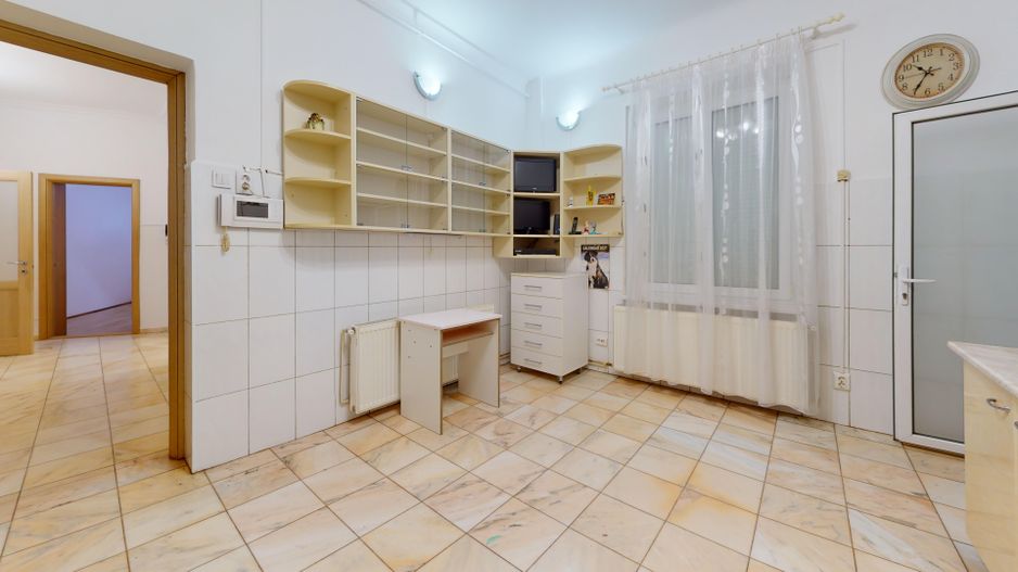 Vila cu suprafata de 360mp si teren 700mp-Racadau,vanzare sau inchirie - Poză 19