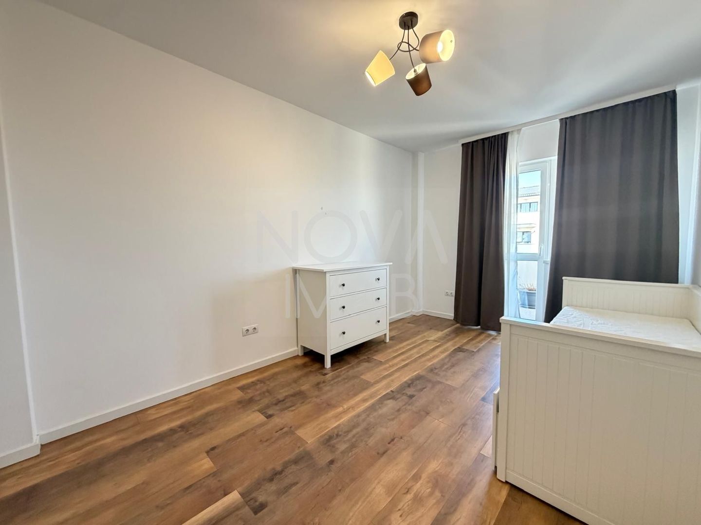 Apartament 3 camere, 2 balcoare, Calea Surii Mici - Poză 8