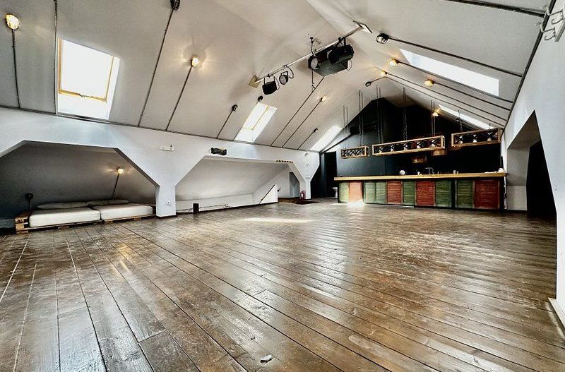 Birou inedit, complex în Piața Unirii - Poză 1