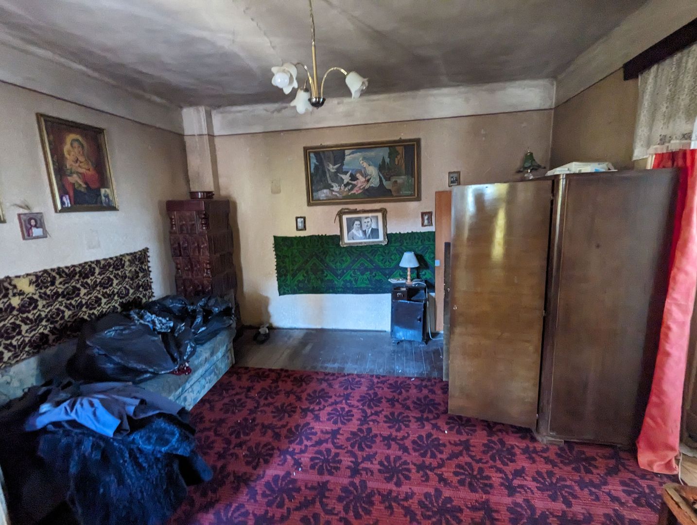 Casă bătrânească 140mp, teren 19 ari, Sâncrai str principală - Poză 4