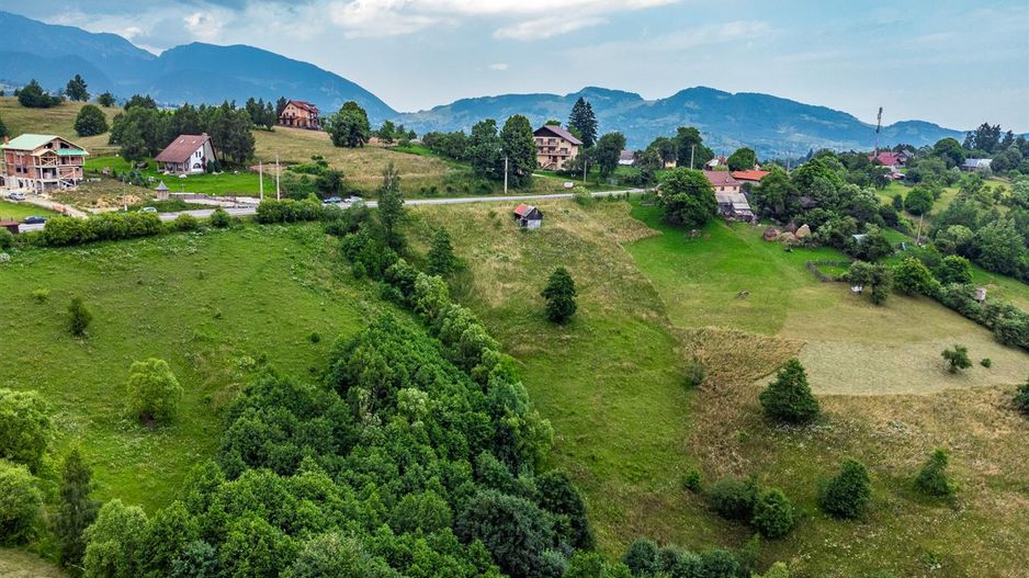 Aproape 4.000 mp, in fascinatia decorului montan, Bran, Moieciu de Jos, Brasov - Poză 10