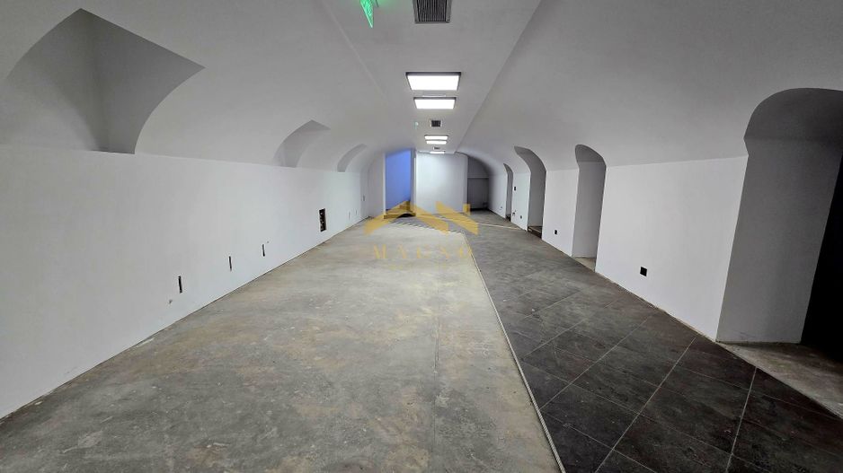 Spatiu comercial de vanzare in Piata Arenei-Boul Rosu - Poză 8