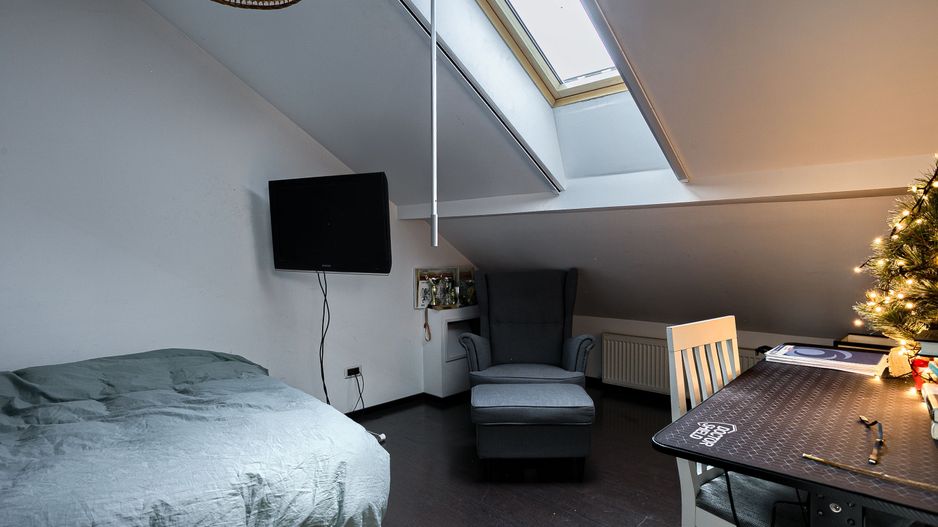 PROPRIETATE VÂNDUTĂ Apartament tip Penthouse în spate la Ziridava - Poză 6