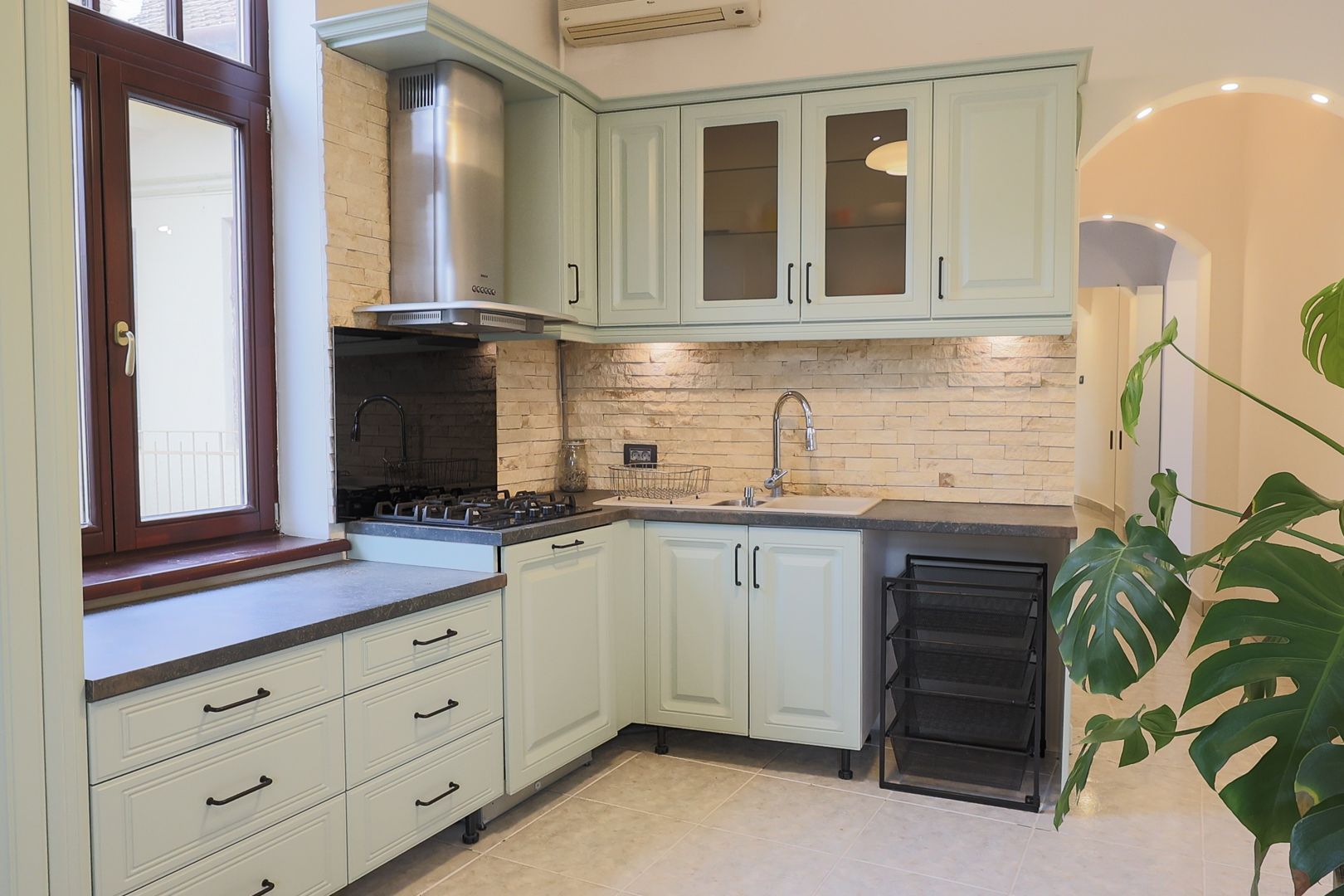 Apartament unic în Arad – Ultracentral, liniște, priveliște superbă - Poză 8
