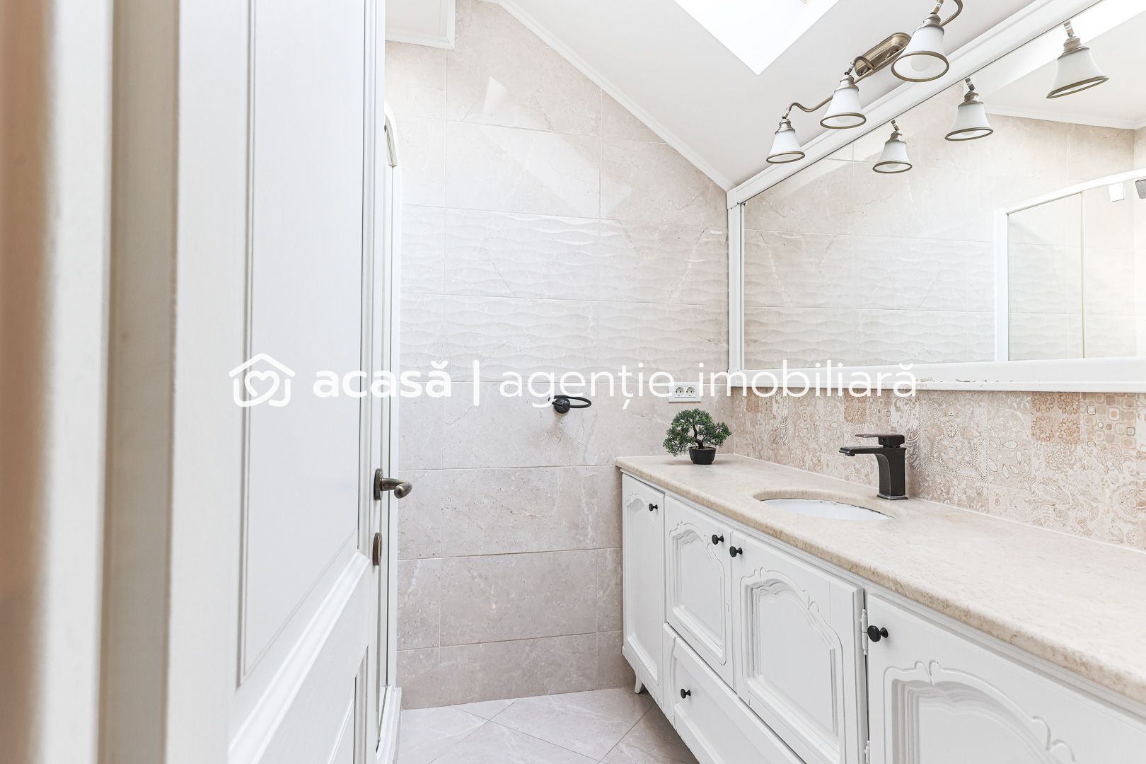 Casă premium în Subcetate, construcție nouă finisaje de lux Comision 0 - Poză 16