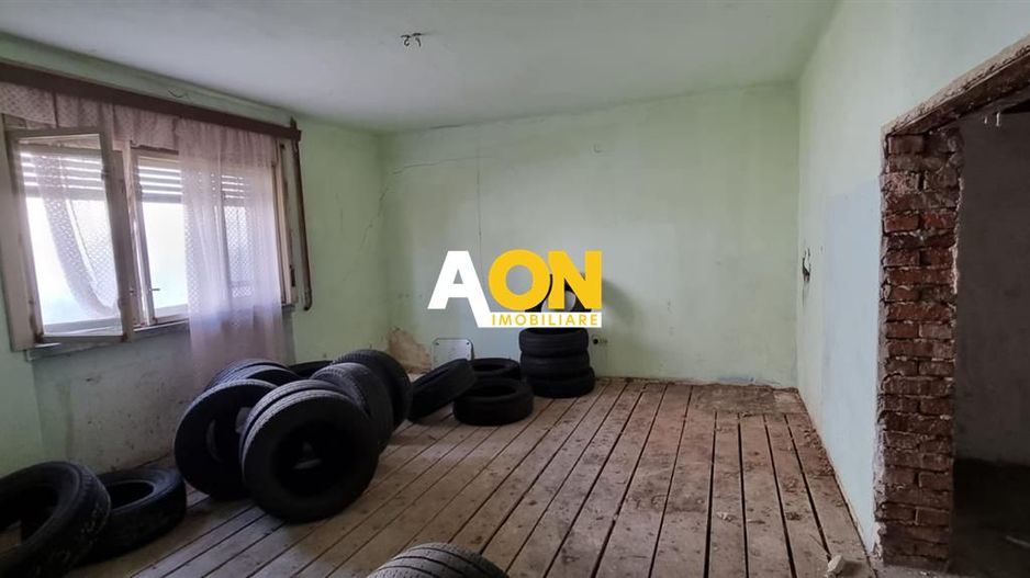 Casa demolabila in zona Cetatii Alba Carolina, cu 947 mp teren - Poză 7