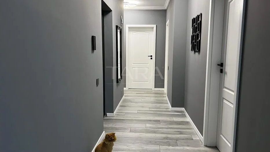 Apartament cu 3 camere de vânzare în Floresti - Poză 3