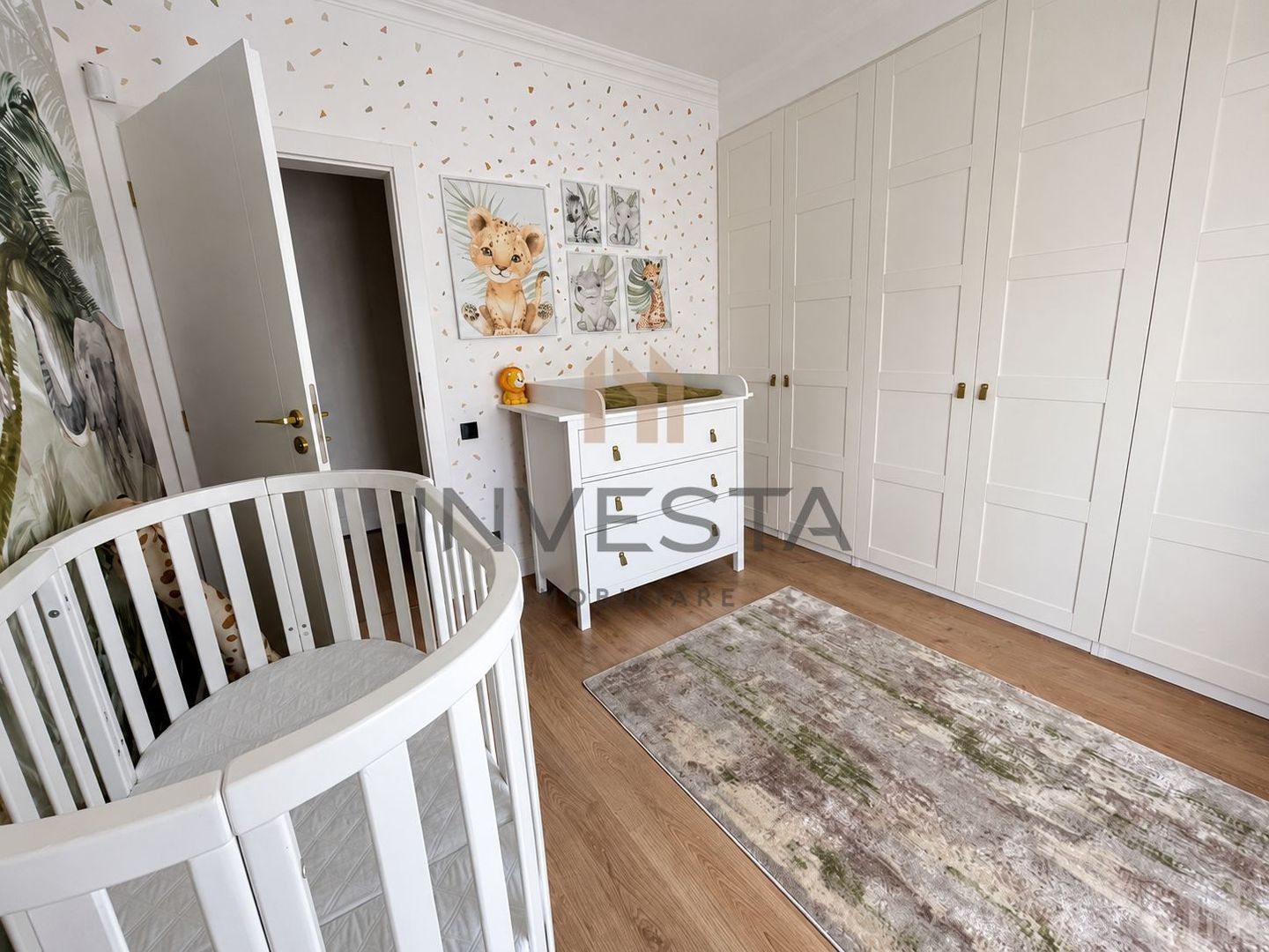 Apartament 3 camere in vila cu 150 mp curte, cartier Andrei Muresanu! - Poză 8