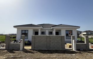 Duplex de vanzare in Mosnita Noua. Finisaje la alegere. Toate Utilitatile