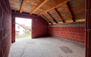 Casa P+M la rosu | 204 mp | 5 ari teren | compartimentare excelenta | Satulung. - Poză 12