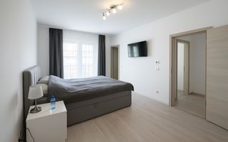 Duplex modern Șelimbăr cu panouri fotovoltaice – costuri minime la energie - Poză 6