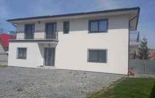 De inchiriat vila/duplex in Luna de Sus