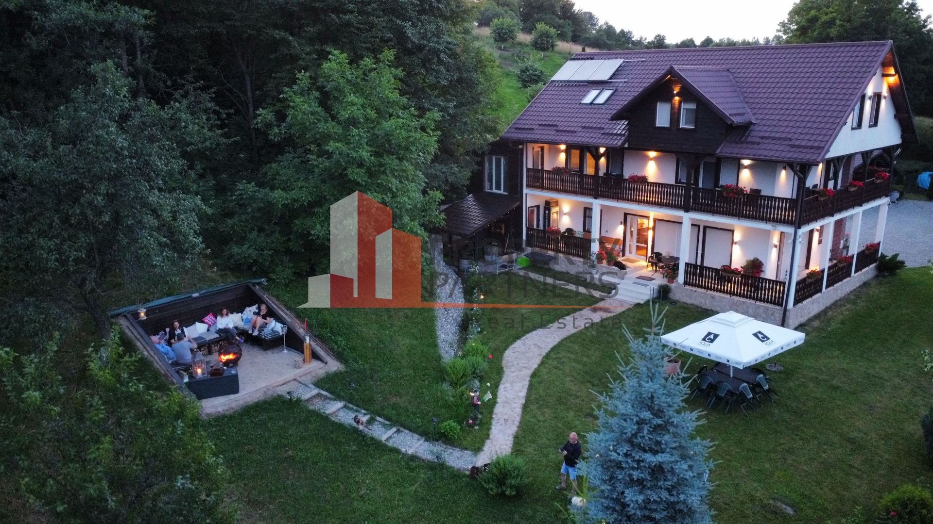 Vilă in Bran cu teren de 28.000 mp și priveliște spectaculoasa - Poză 1