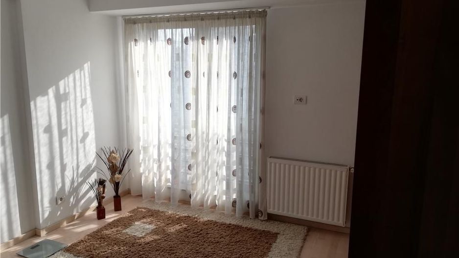 Vanzare Apartament 3 Camere Decebal bloc din 2009 - Poză 1