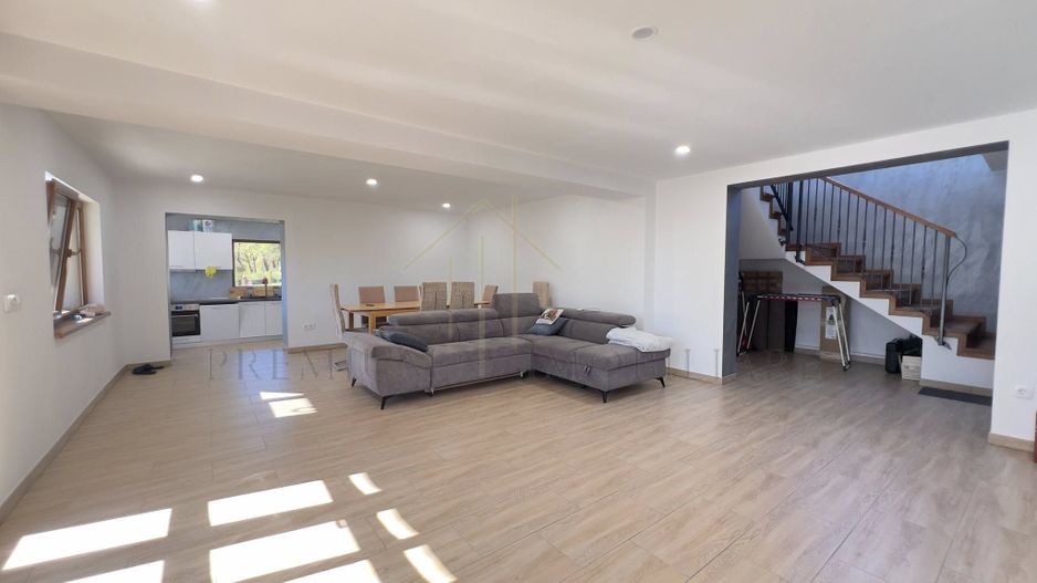 Casa de vanzare la 13 km de Onesti - Poză 8