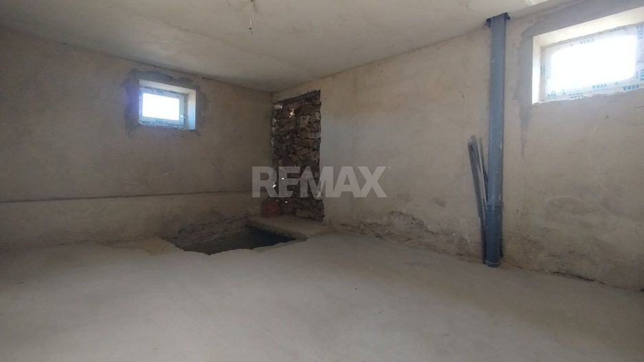 CASĂ CU 2 NIVELE – 136 m² | 4 DORMITOARE | 7 ARI ANENII NOI - Poză 11