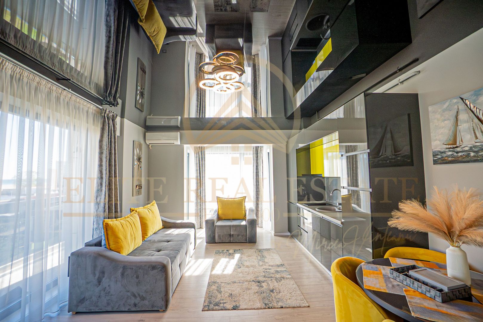 Răsărit peste mare, apus peste lac – apartament premium în Mamaia - Poză 2