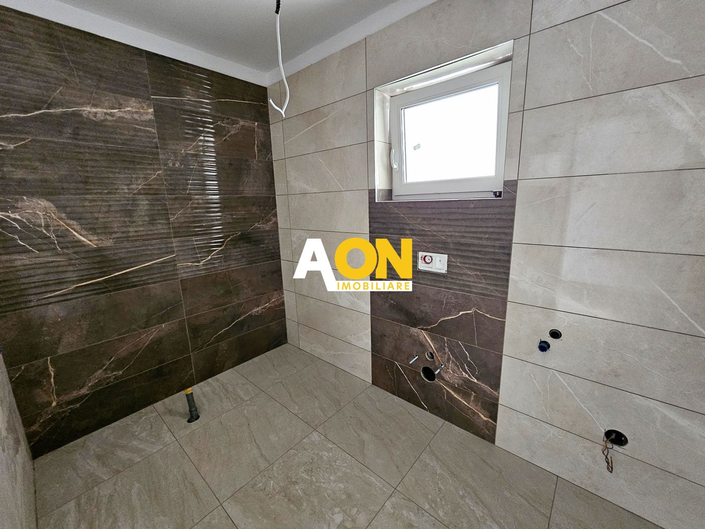 1/2 Duplex finisat 90%, 4 camere, 317 mp teren, zona Centru - Poză 14