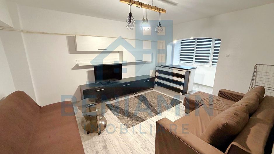 2 Decomandate Mobilat Utilat Calea Bucuresti Rotonda 52mp - Poză 1