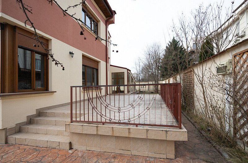 Vila cu 750 mp utili si teren de 1.480 mp in Erou Iancu Nicolae - Poză 12