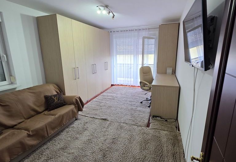 Apartament 2 camere, decomandat, Cetate, Kaufland - Poză 4