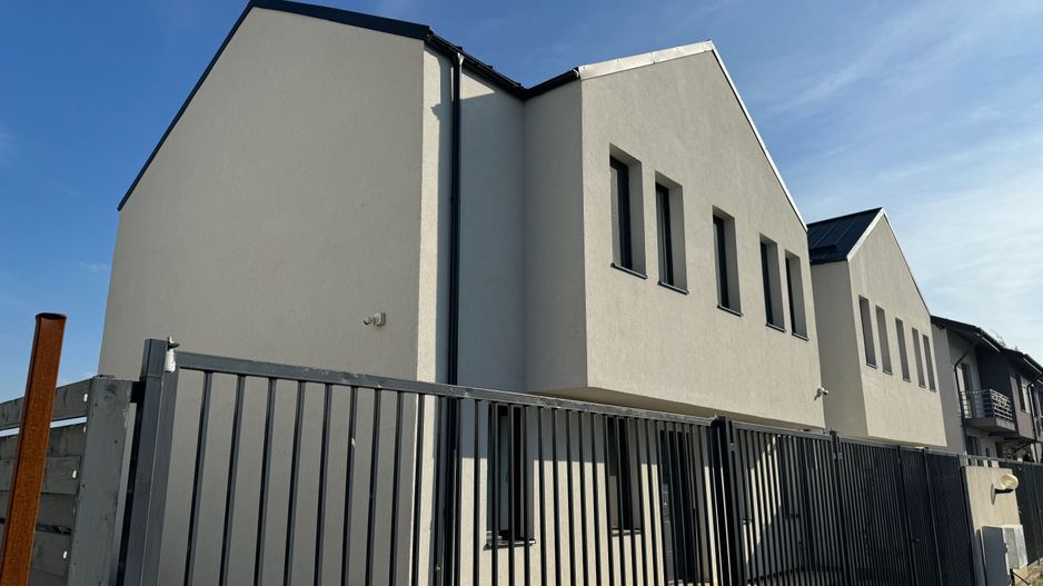 Vila Otopeni Odaile, curte GENEROASA 390m2 - Poză 1