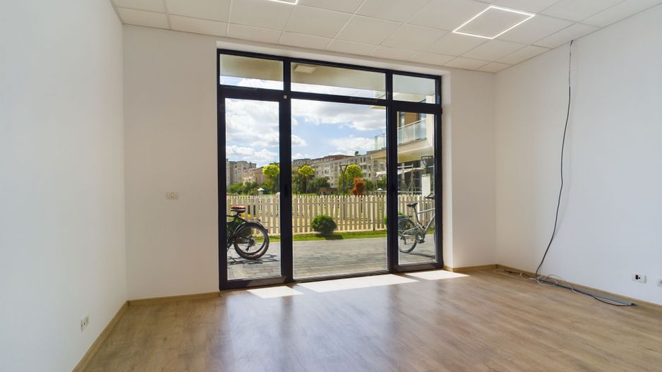 Spațiu Comercial Modern în Zona Aradului, Iulius Mall - Poză 2