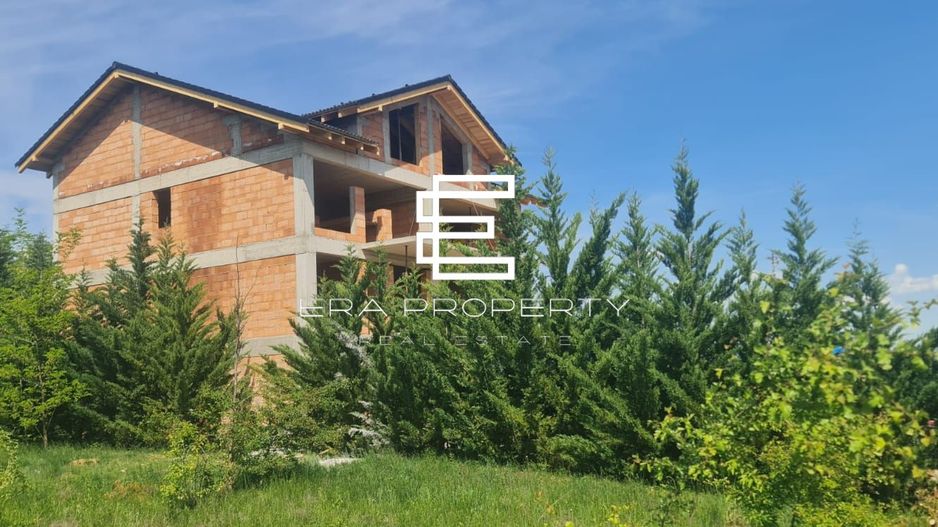 Apartament 3 camere + gradina 50 mp, la cheie , Cristian - Poză 1