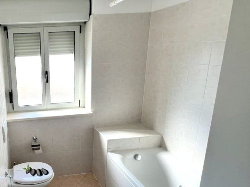 Penthouse cu 4 camere, terasa 132 mp, zona Torontalului - Poză 12