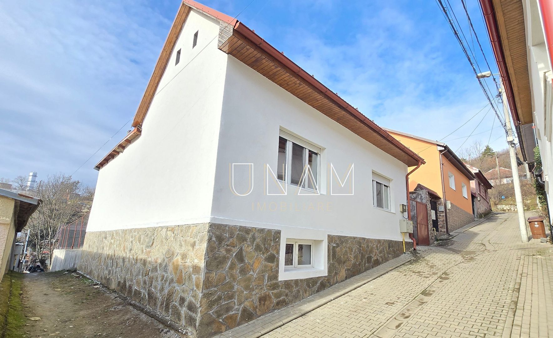 Casa cu 3 corpuri | curte | potential real | Muncitoresc – Resita - Poză 1