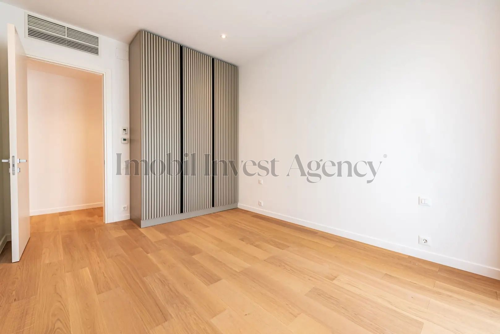 Apartament 3 camere mobilat in One Verdi Park cu loc de parcare inclus - Poză 8