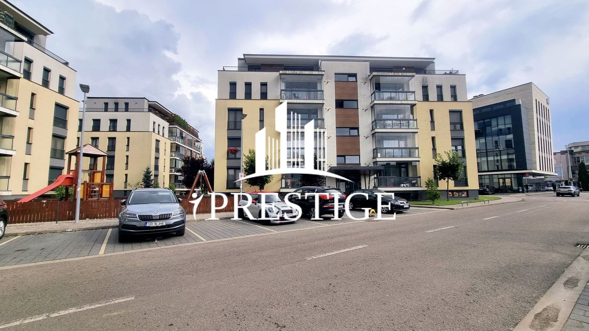 APARTAMENT DE VÂNZARE 4 CAMERE ETAJ 1 BALCON BOXĂ LIFT PARCARE CENTRAL - Poză 1