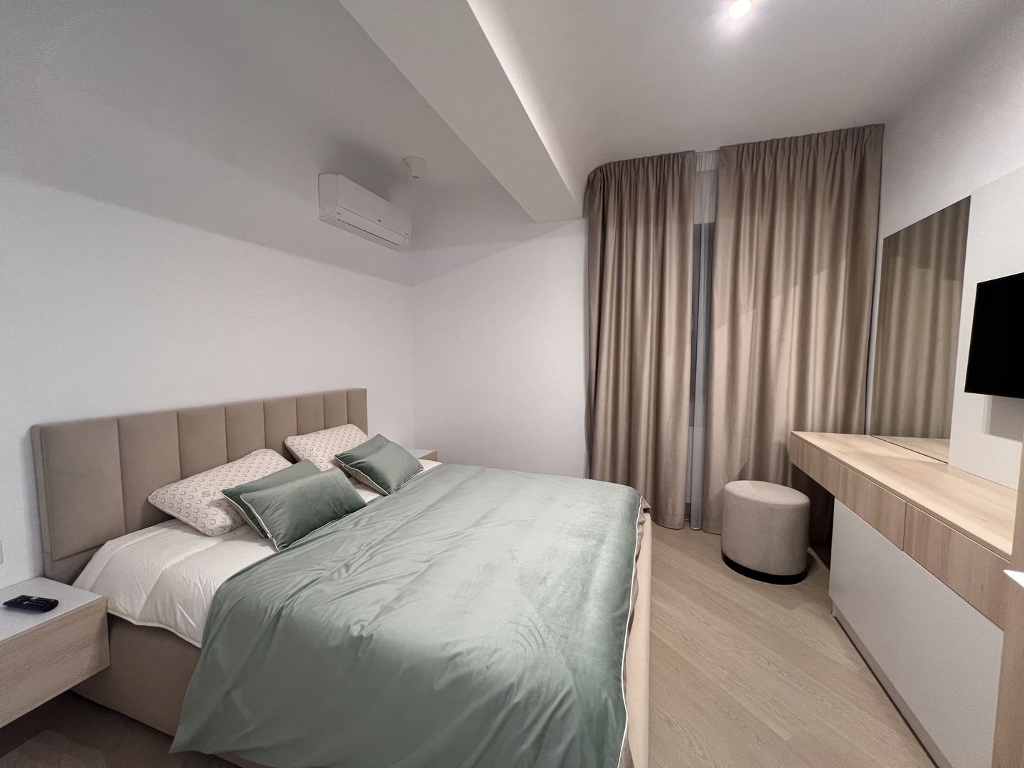 APARTAMENT 3 CAMERE | COMPLET MOBILAT SI UTILAT | CORTINA | - Poză 9