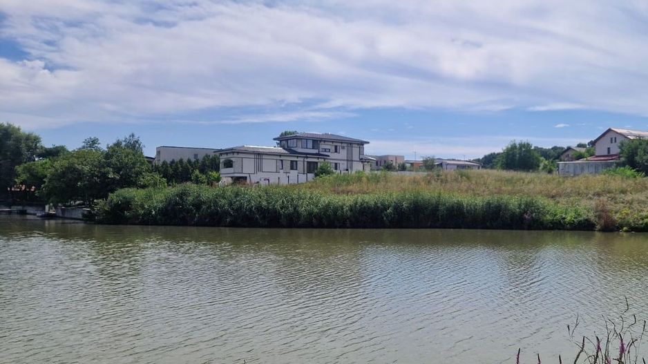 Teren intravilan 4.285 mp cu deschidere 86 ml la lac Corbeanca – Laguna Albastra - Poză 1