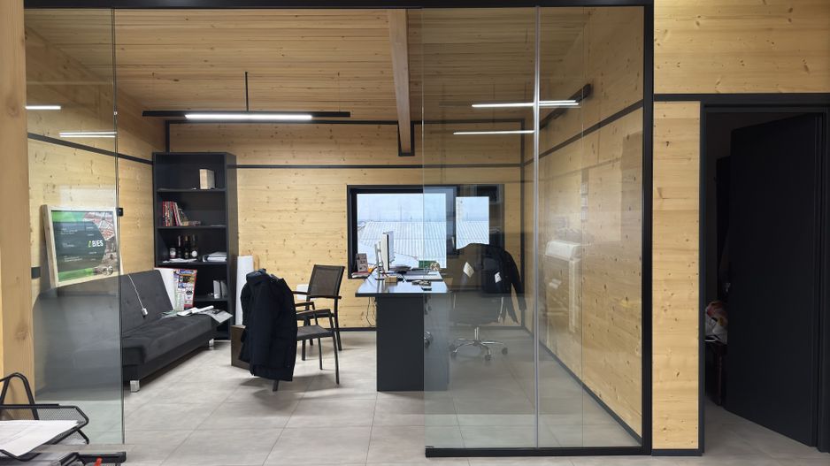 Showroom + cladire birouri | Roman/Neamt | stradal - de vanzare - Poză 7