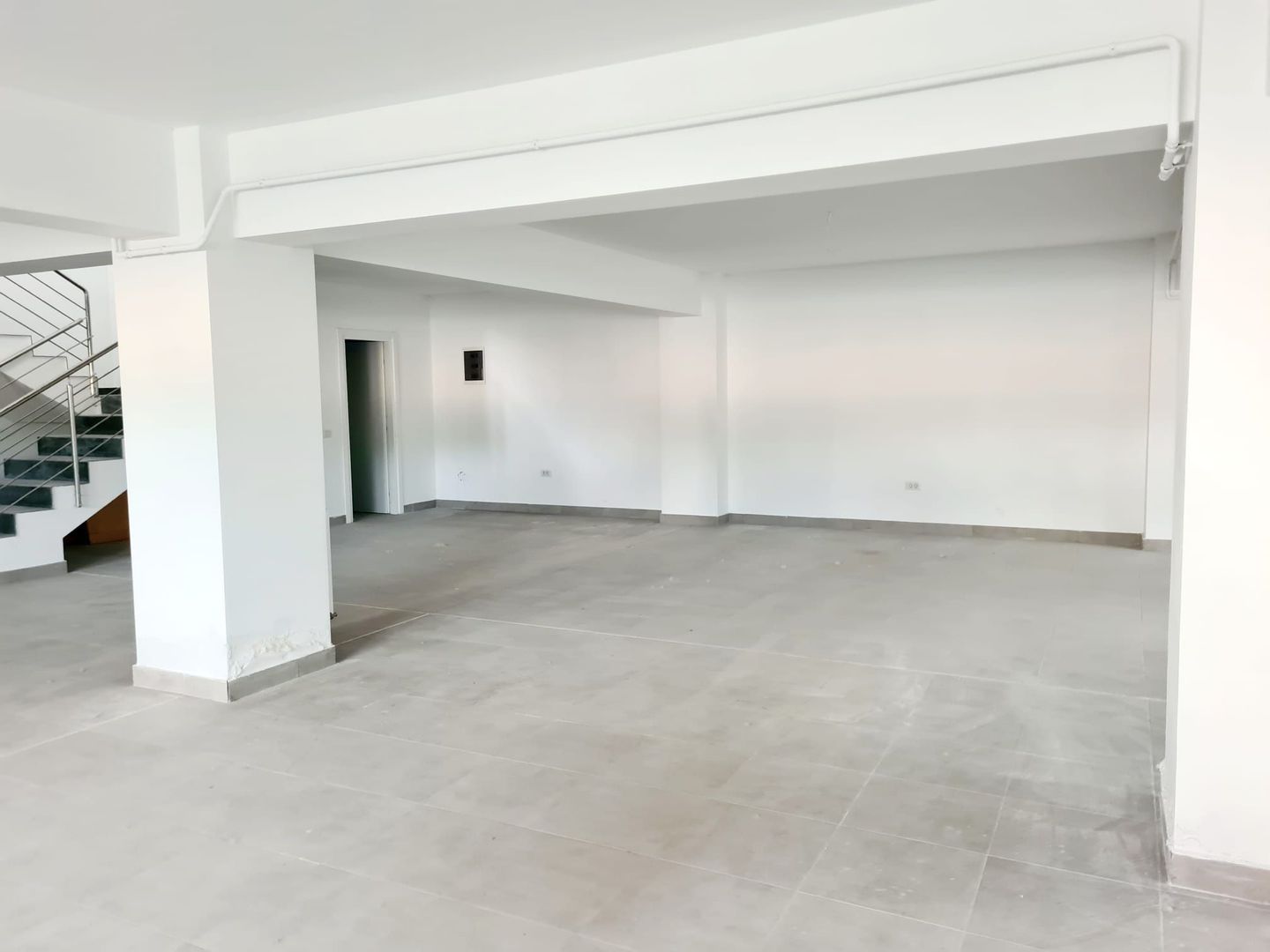 Spatiu comercial de vanzare sau inchiriere - Poză 4