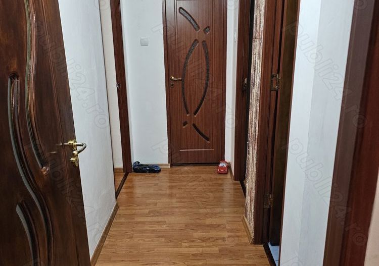 BRASADAS vinde ap 3 cam etaj 4/4. - Poză 8