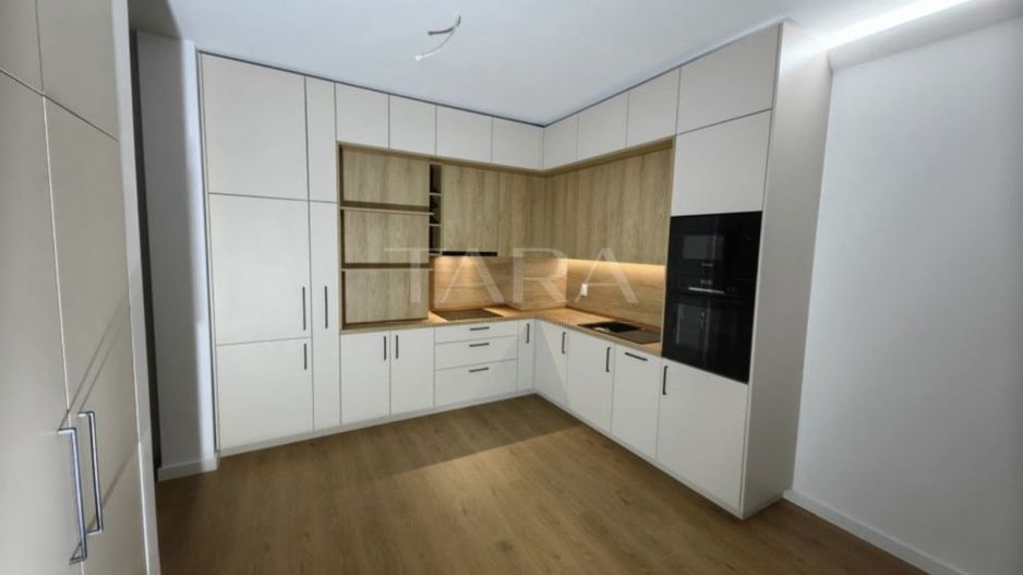 Apartament cu priveliște superbă, zona Vivo - Poză 1