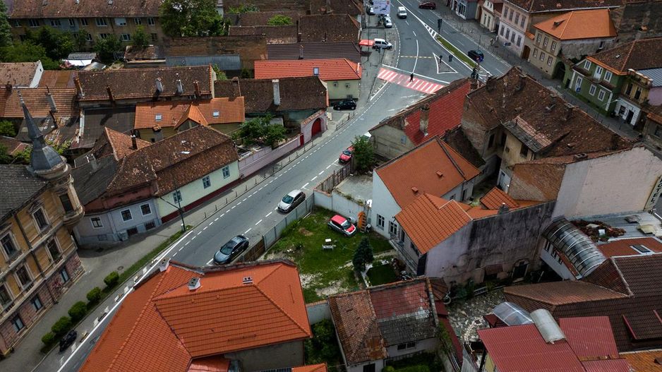 Imobil doua camere in casa+spatiu comercial+teren 270 mp  cu CF separat - Poză 11