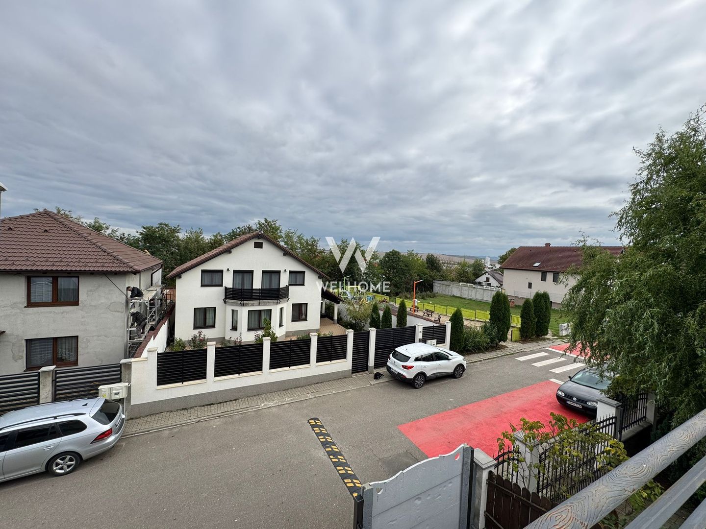 Casa superba , 5 camere si garaj ,zona linistita Sibiu - Poză 12