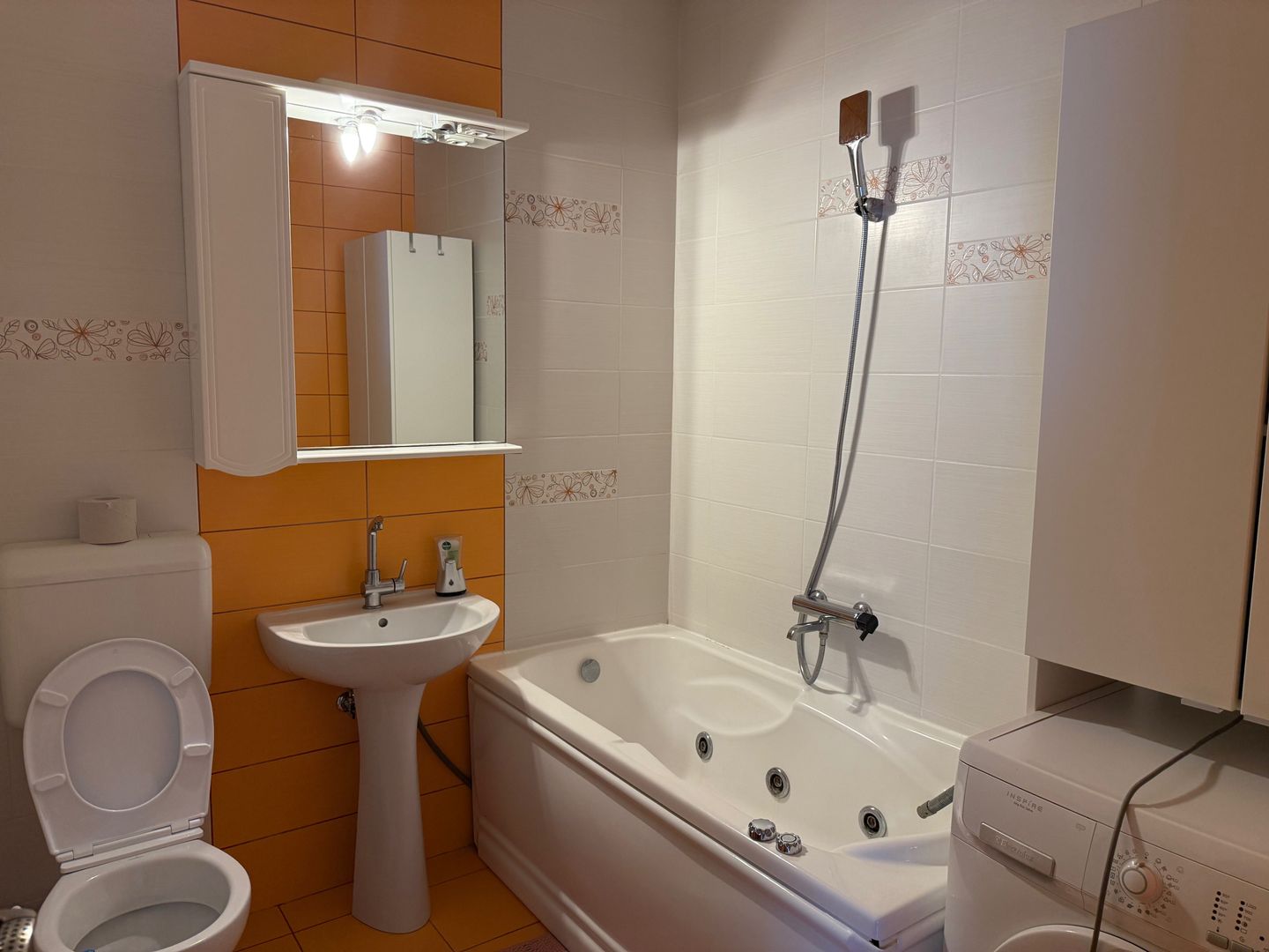 Apartament 2 cam si terasa uriasa Giroc Timis - Poză 3