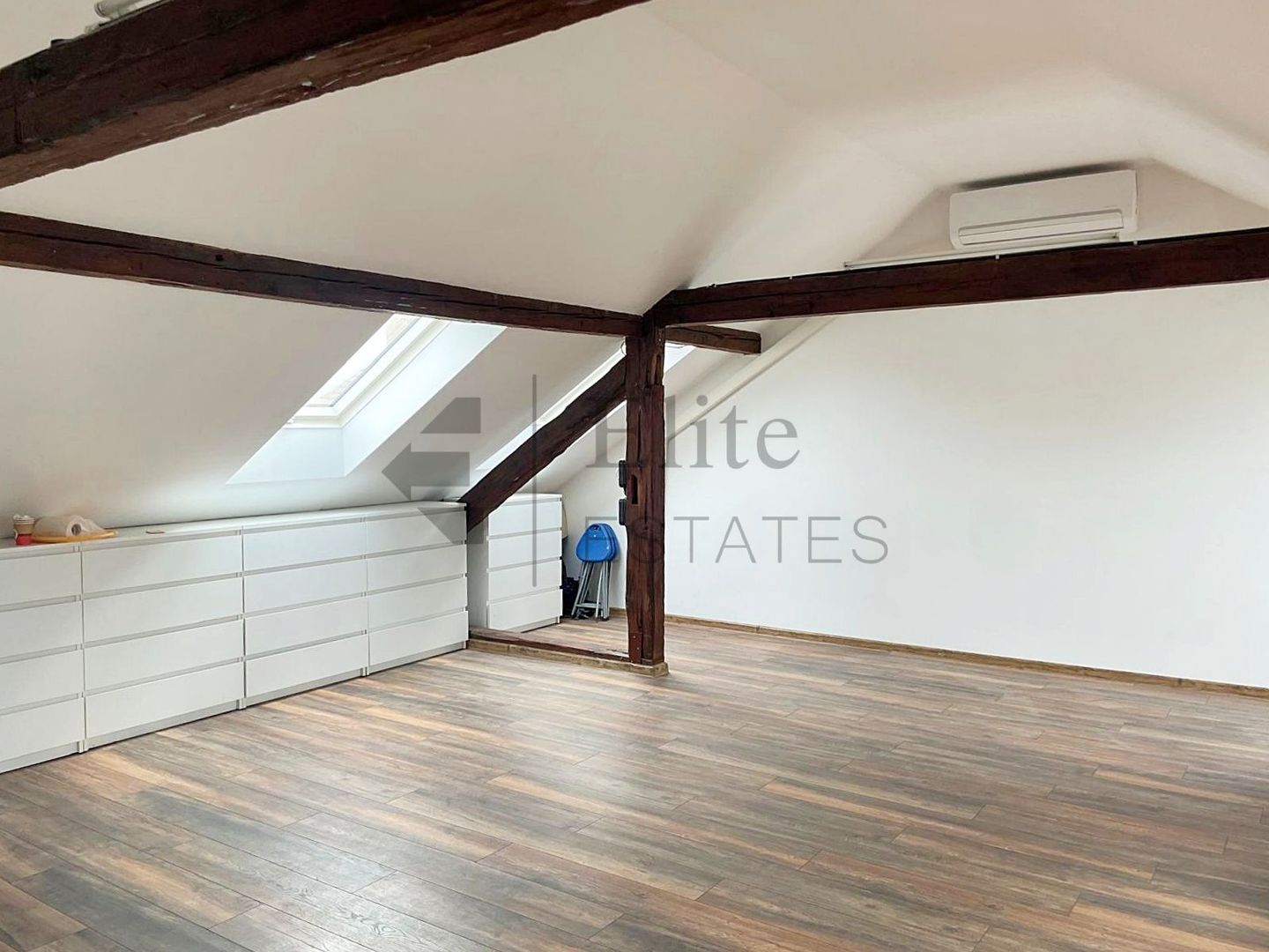 Apartament pe 2 nivele ultracentral in zona Teatrului Oradea - Poză 2