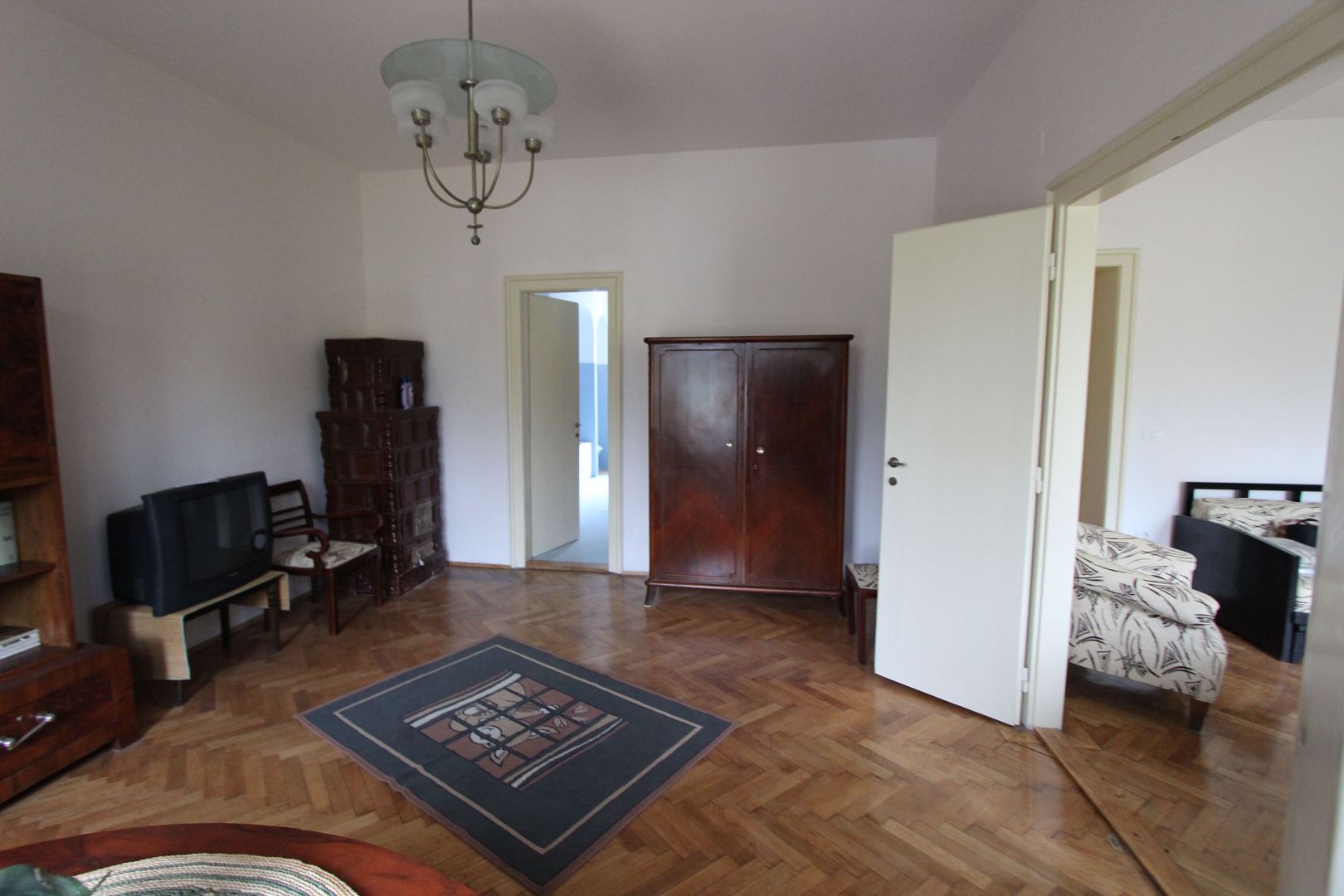 Apartament spatios 3 camere,zona medicina - Poză 5