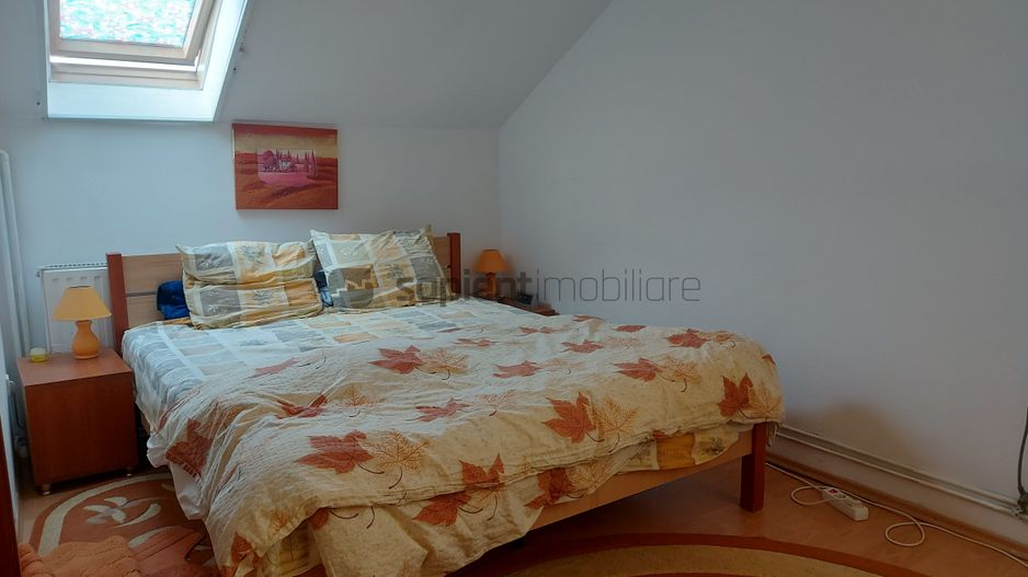 De vanzare casa si spatiu de restaurant in Tarian - Poză 27