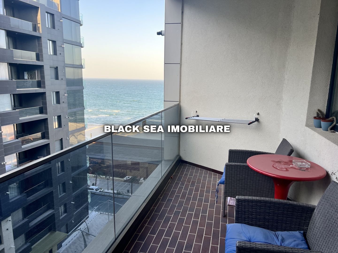 Apartament 2 camere de vanzare, Prima linie la mare.- Ocazie - Poză 1