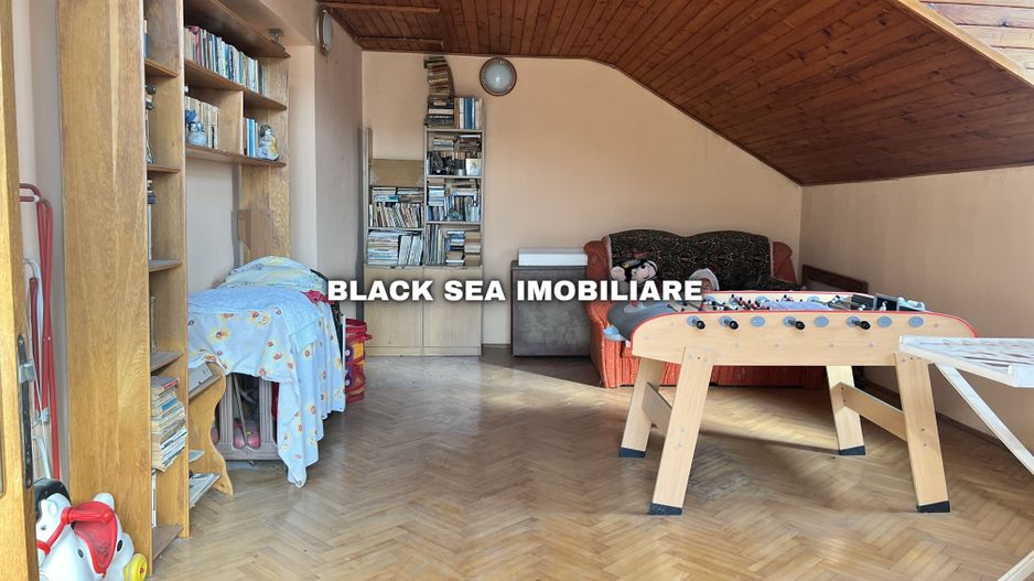 Vila 7 camere D+P+1+M - 2 Garaje - 50m de plaja - Zona centrala - Poză 19