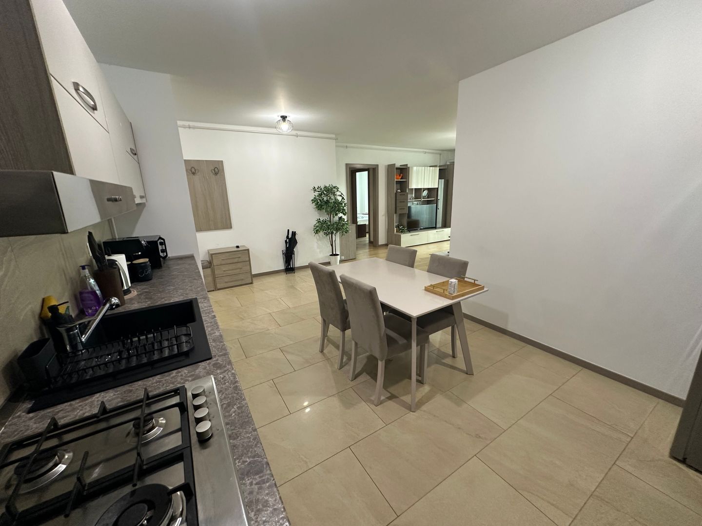 Apartament bloc nou 3 camere - parcare subterana - Poză 9